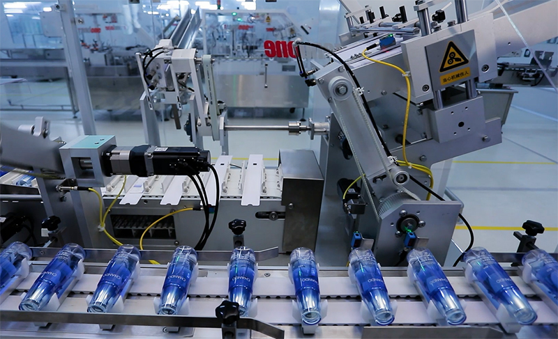 物流受阻原料瓶颈凸显,化妆品与服装企业迎来多重挑战