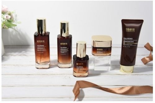 留驻青春容颜，成就美丽梦想——植物鲜颜化妆品超市与服装搭配的艺术